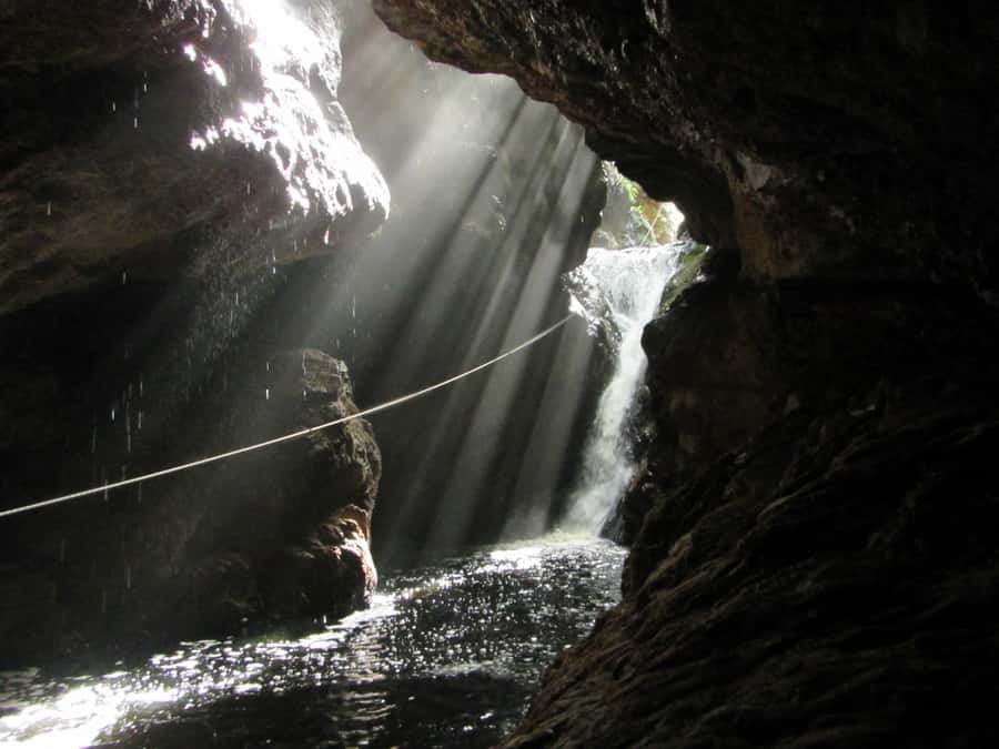 Plettenberg Bay: Canyoning Trip - From base camp to the canyon entrance