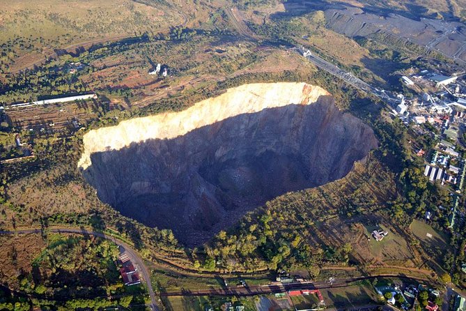 Pretoria City and Diamond Mine Tour - Pretoria in one day, from government power to underground wealth