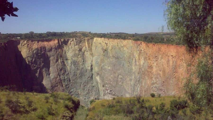 Pretoria: Cullinan Surface Diamond Mine Walking Tour - What the two-hour surface tour includes