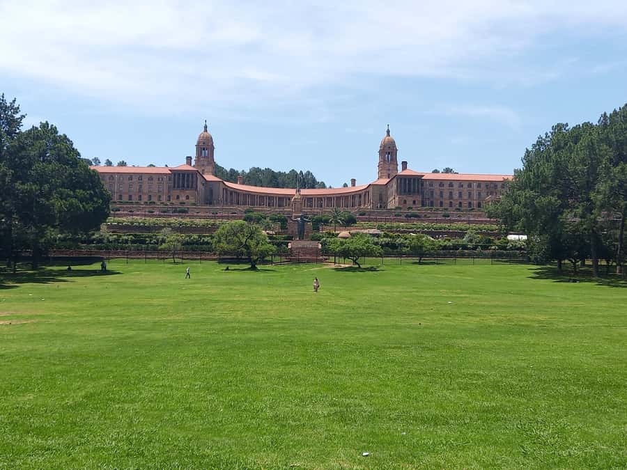 Pretoria: Pretoria City Tour and Cullinan Diamond Mine Tour - Church Square and the old center of Pretoria