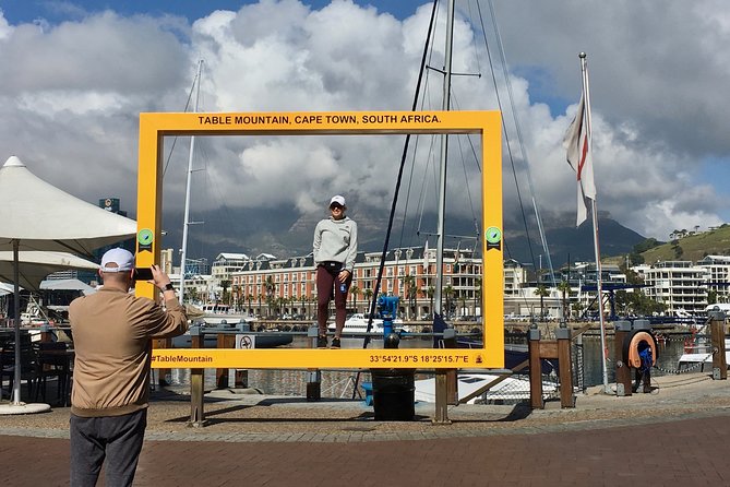 Private city tour in Cape Town with pickup - Signal Hill keeps the morning on track