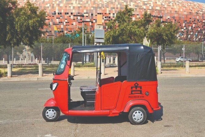 Private local authentic soweto Moto taxi experience - Lunch with potjie, bunny chow, or pap