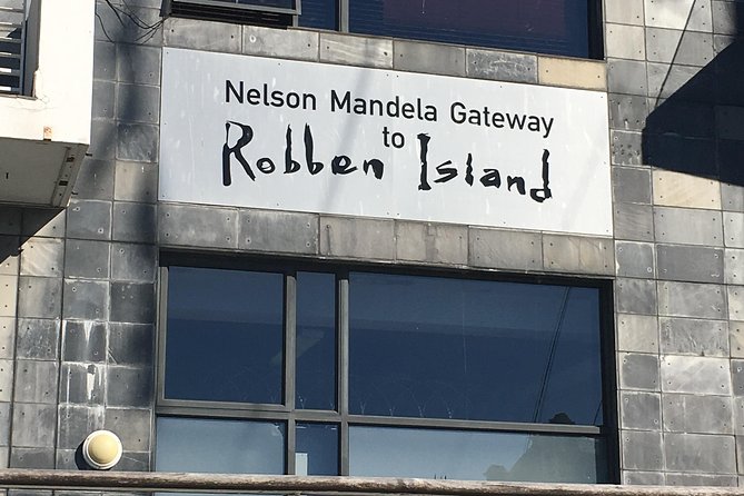 Robben Island, Bokaap, Mandela Glasses. tickets conf 8am next day - Guide service and group size