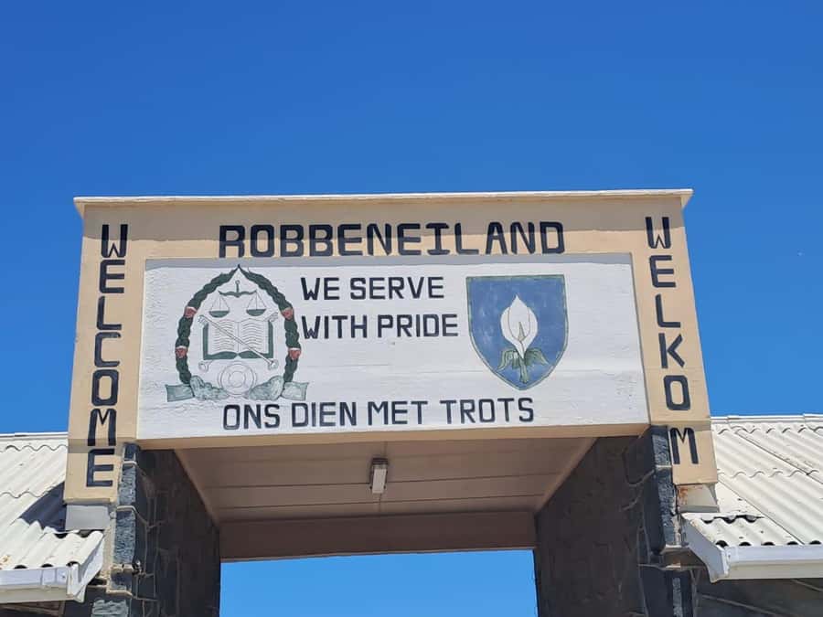 Robben island,Cape of good hope ,Penguin, Muizenberg,Bokaap - Chapman’s Peak Drive in 20 minutes