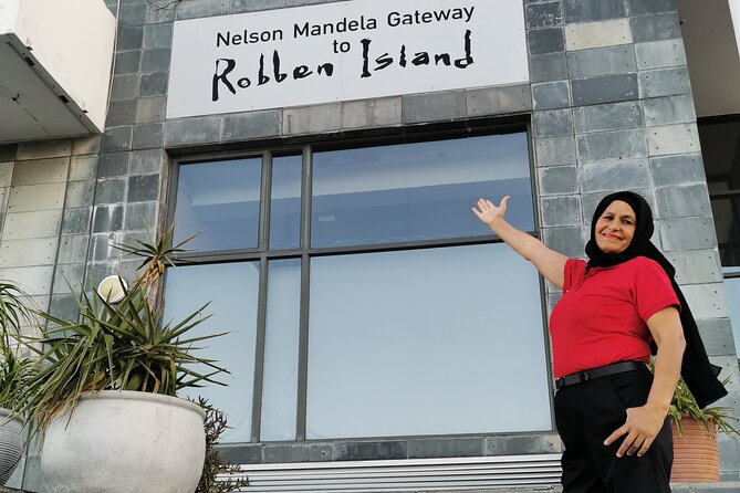 Robben Island & City stops.We confirm tickets by 8h00 am next day - Why Robben Island deserves a place in your Cape Town plans