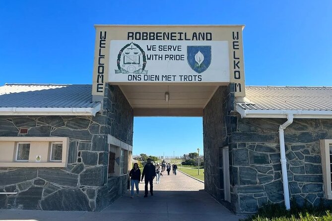 Robben Island, Kirstenbosch wine tasting Tour - Groot Constantia and the extra R115 tasting