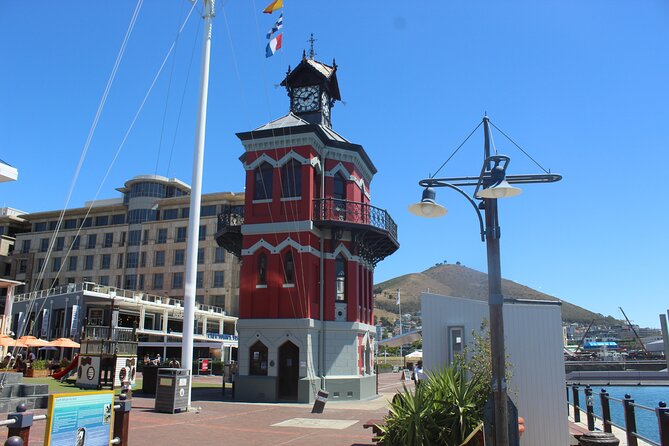 Robben Island Museum Plus Table Mountain National Park & Bo-kaap All Tickets F/d - Walking through Bo-Kaap’s colorful streets