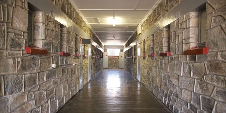 ROBBEN ISLAND MUSEUM TOUR, WITH OPTIONAL LAST MINUTE TICKETS - Who will enjoy this tour most