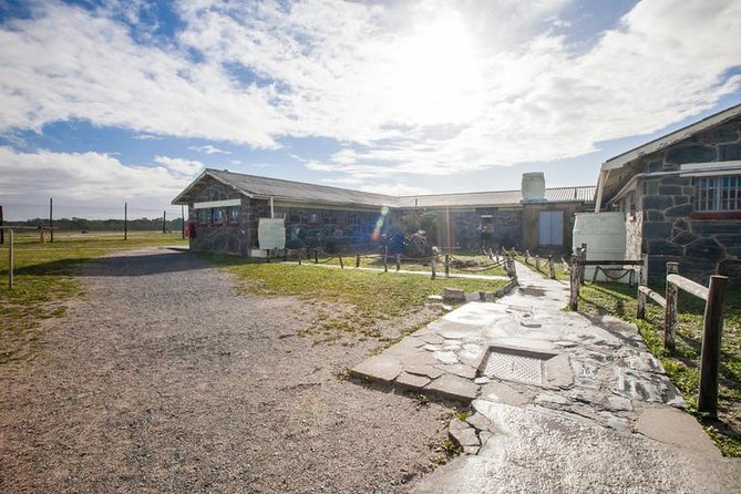 Robben Island & Surprise stops tickets confirm by 8am next day. - The short sightseeing stops in Cape Town