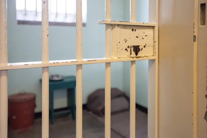 Robben Island Tour - Hotel Pick-Ups & stops at interesting places pre/post tour - Hotel pickup makes a difficult ticket easier
