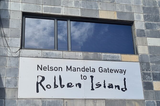 ROBBEN ISLAND with Pre-Booked Tickets Half day tour - Why the former prisoner guide matters