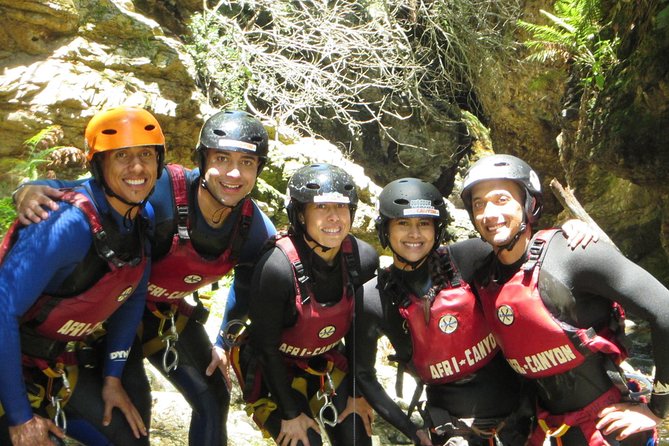 Short Canyoning Trip in The Crags - Swimming through pools and freshwater streams