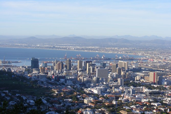 Signal Hill Romantic Sunset Tour in Cape Town - The ride from the V&A Waterfront to Signal Hill