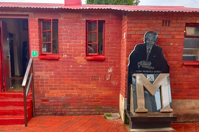 Soweto guided tour(Half day) - Orlando Towers and Soweto’s visual landmarks