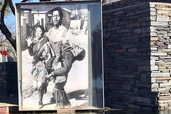 Soweto Township Cultural Tour incl Apartheid Museum and Nelson Mandela House - Mandela House on Vilakazi Street