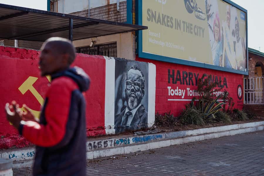 Soweto: Walking Tour with a Local Guide and Lunch - Orlando East and the minibus taxi ride