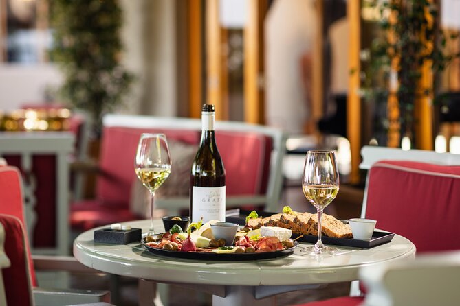 Stellenbosch & Franschhoek Wine Tasting Private Tour incl. Lunch - A full wine-country day from Cape Town