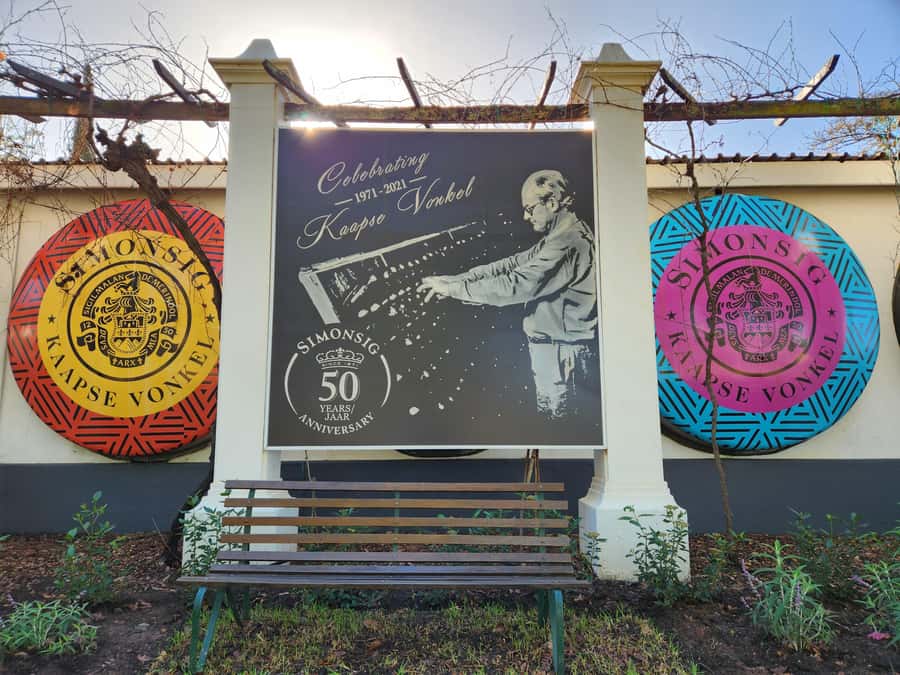 Stellenbosch: Hop-On Hop-Off Northern Route Wine Tour - Morgenhof and Beyerskloof for food choices