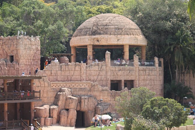 Sun City Day Tour From Johannesburg - How the small group changes the experience