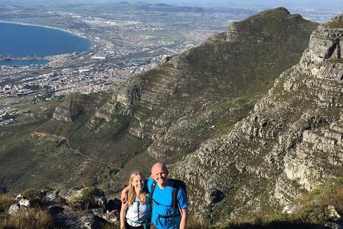 Table Mountain Summit Walk for the Whole Family - PRIVATE - Following the front edge toward Cape Town views