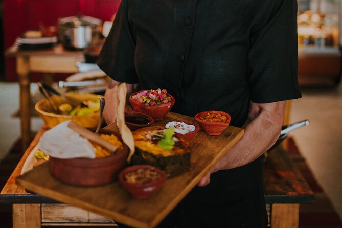 Taste of Cape Town - food and city tour - Group size, pace, and comfort