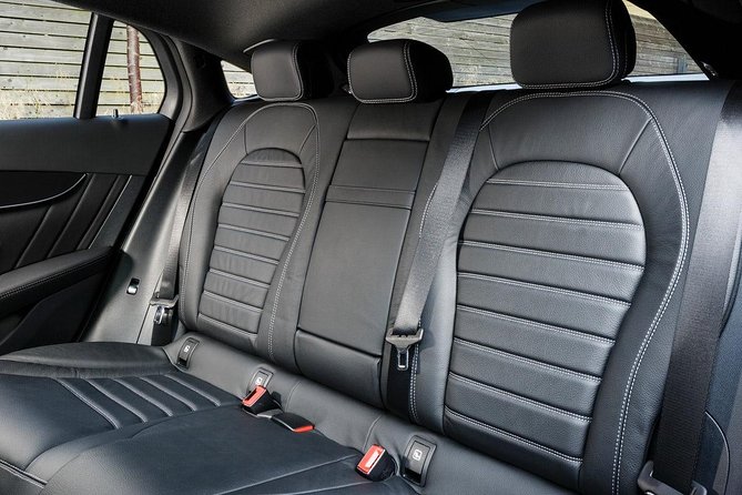 VIP Cape Town Private Guided Tour in Premium Luxury Vehicle - What the guide adds to the day