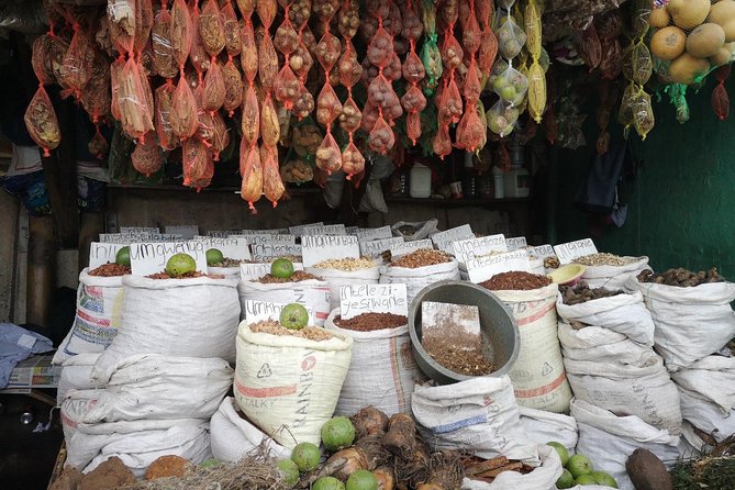 Zulu Cultural Experience: Zulu Village + Tribal Markets + Traditional Zulu Food - Why the group size matters